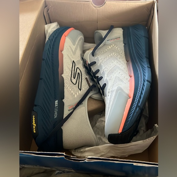 Skechers Men’s Max Cushioning Premier 2.0 💯 Waterproof Stanch Sneaker Size 10 🆕 - Picture 10 of 12